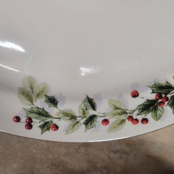 Holiday Oval Serving Platter 16" Porcelain Holly & Berry Gold Trim Christmas Des - Picture 2 of 6